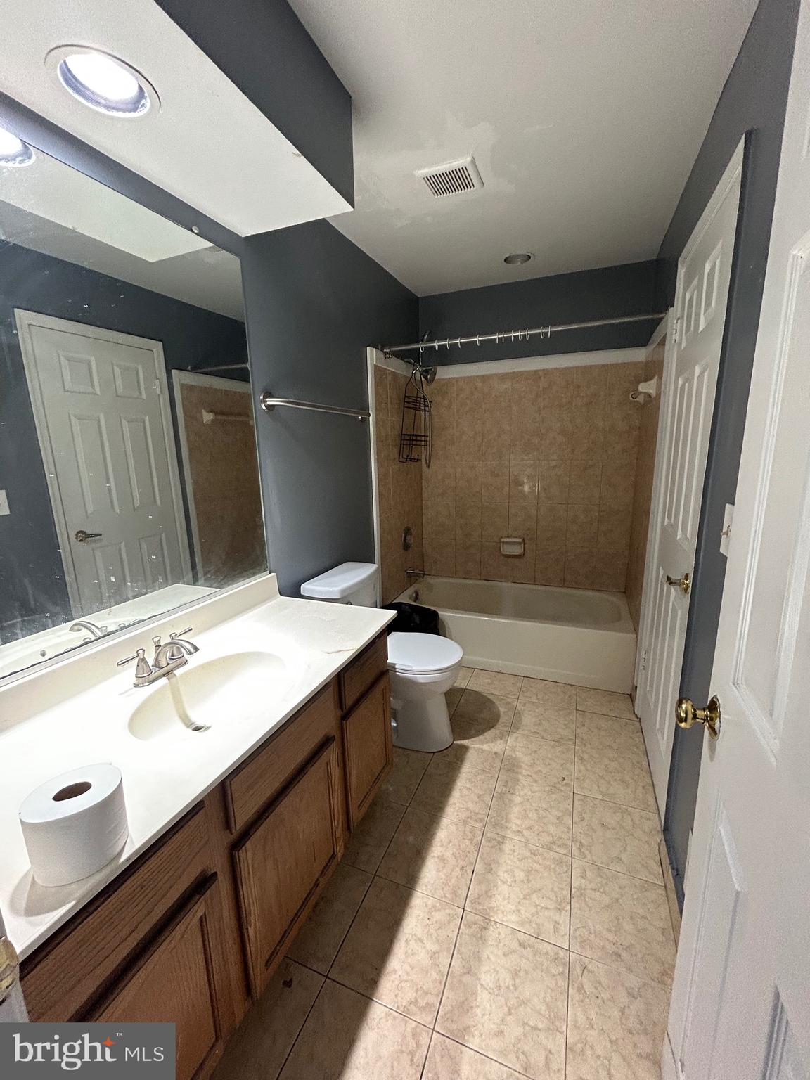 PRINCETON SQUARE - Residential