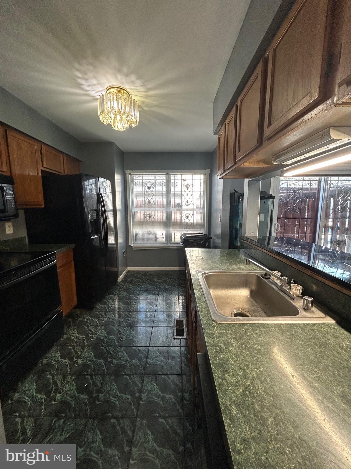 PRINCETON SQUARE - Residential