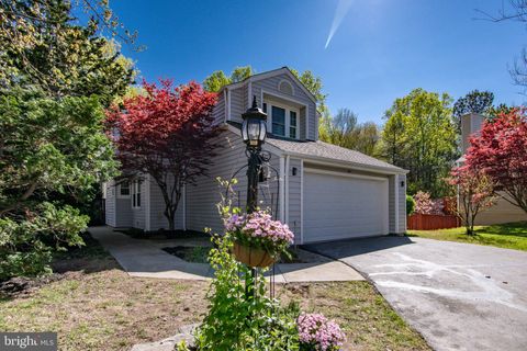 7502 CROSS GATE LANE ALEXANDRIA VA 22315