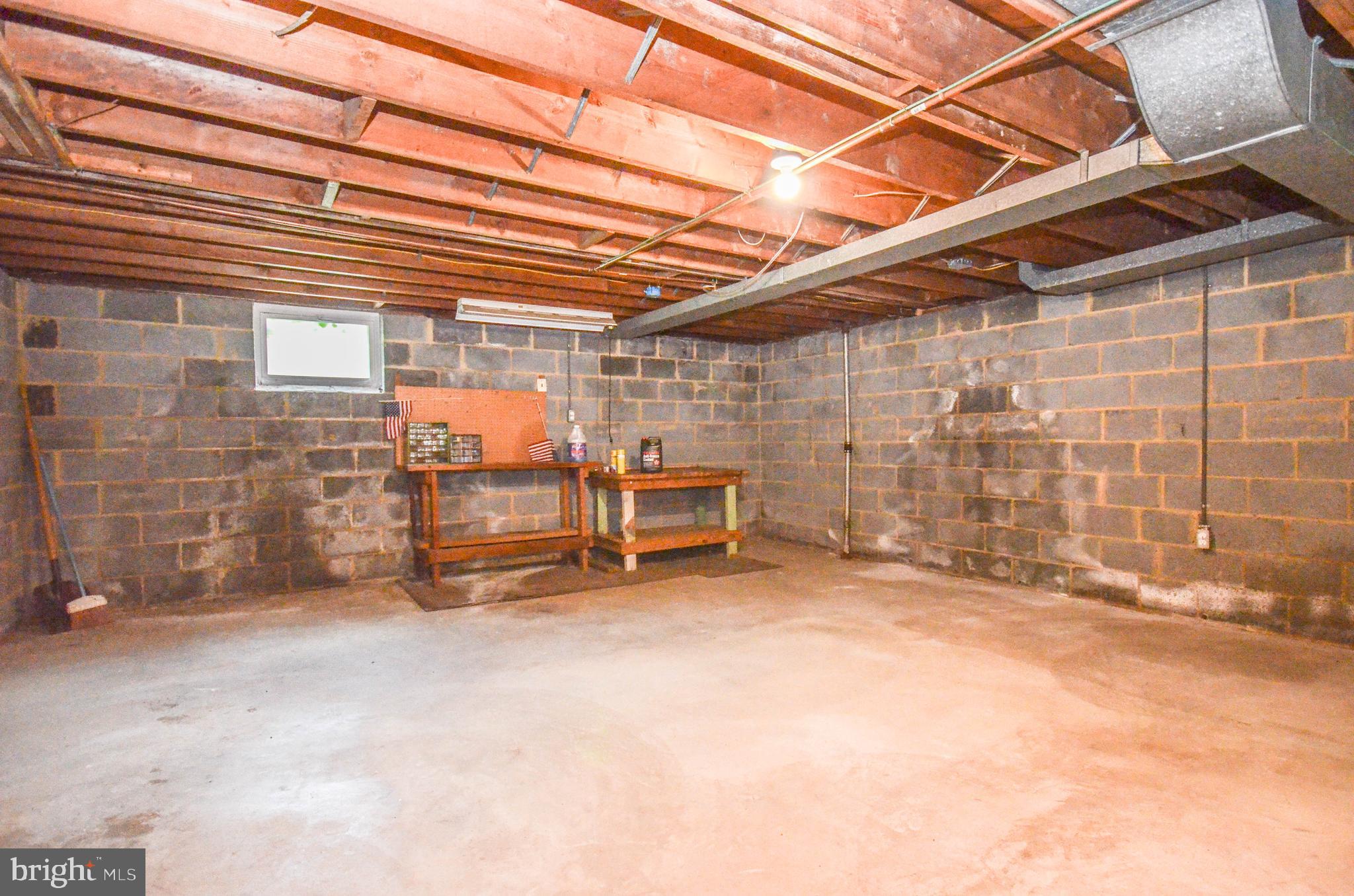 ROCK CREEK PALISADES - Residential Lease