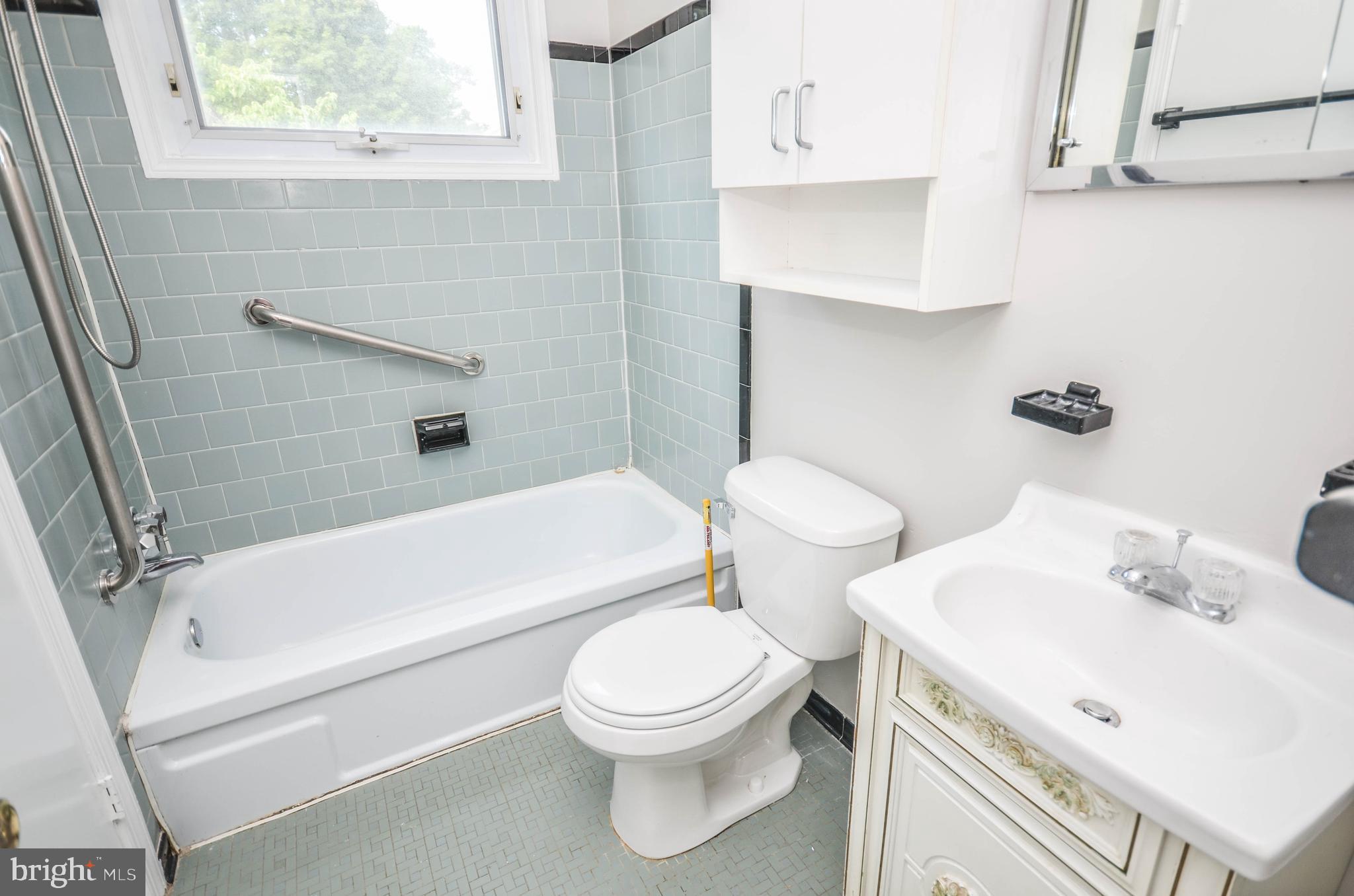 ROCK CREEK PALISADES - Residential Lease