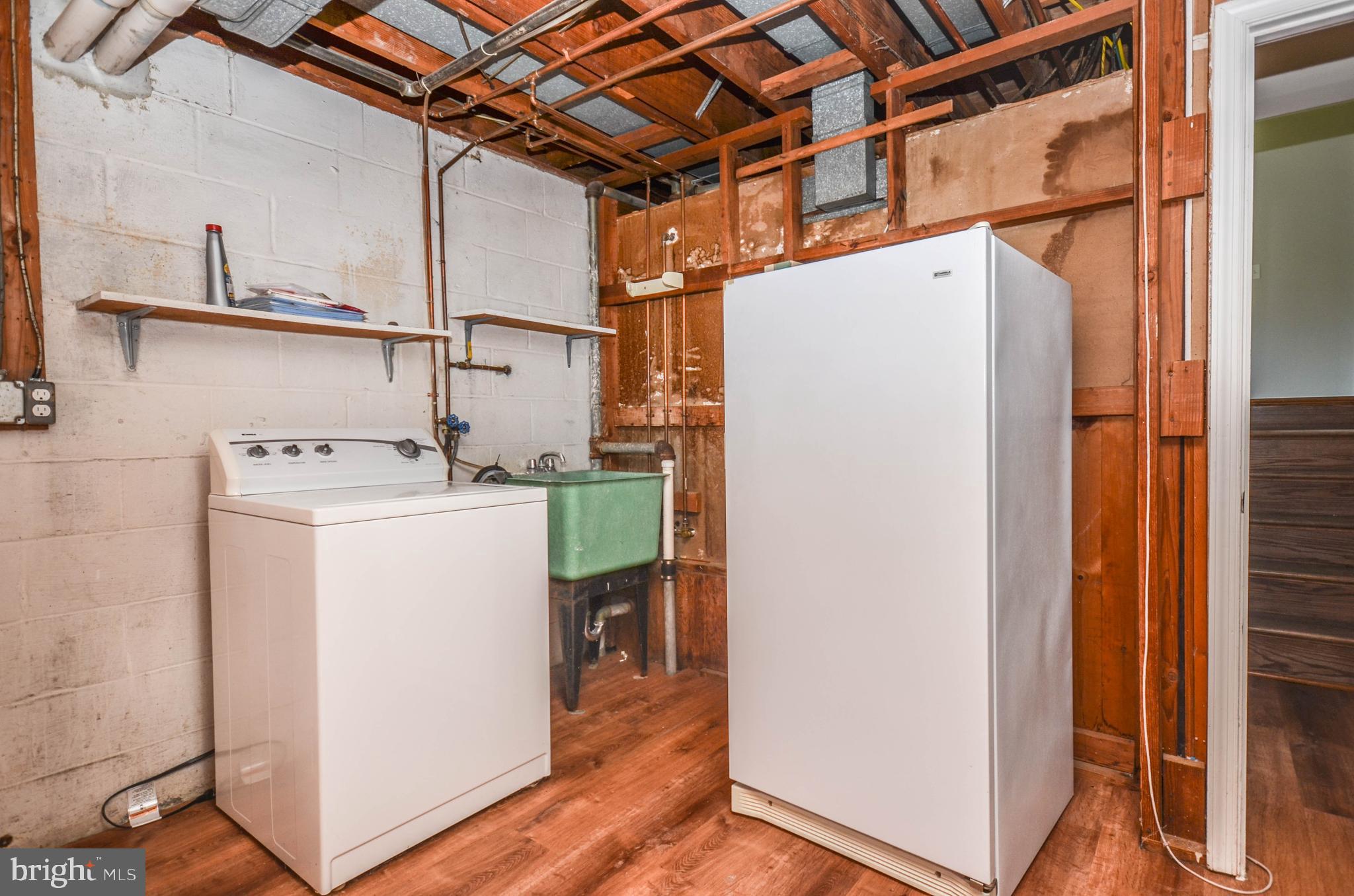 ROCK CREEK PALISADES - Residential Lease