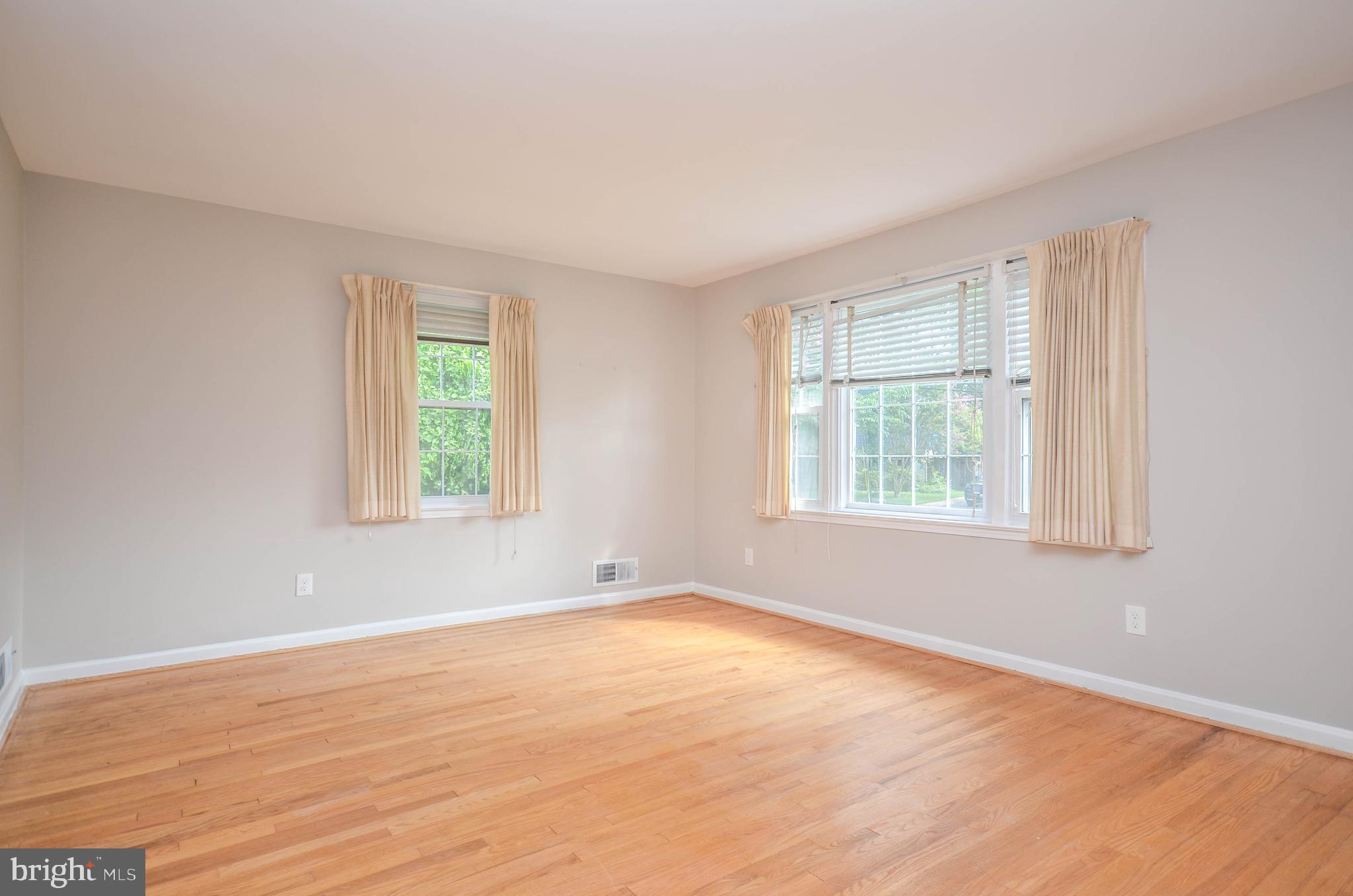 ROCK CREEK PALISADES - Residential Lease