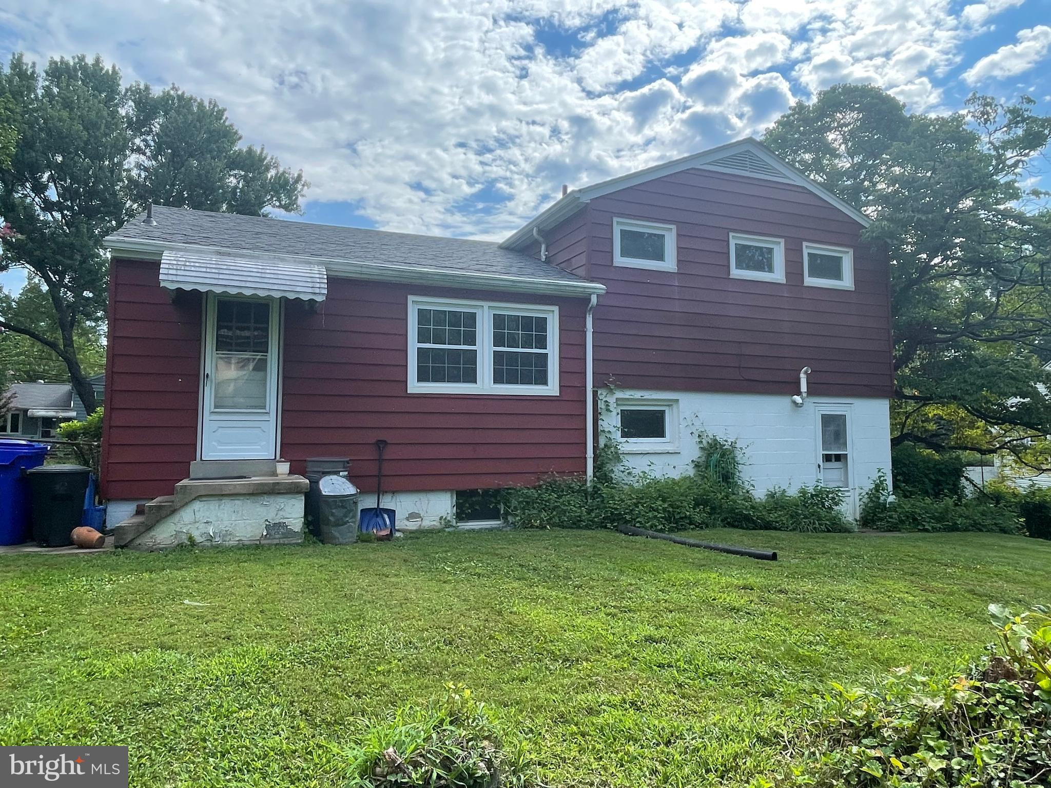 ROCK CREEK PALISADES - Residential Lease