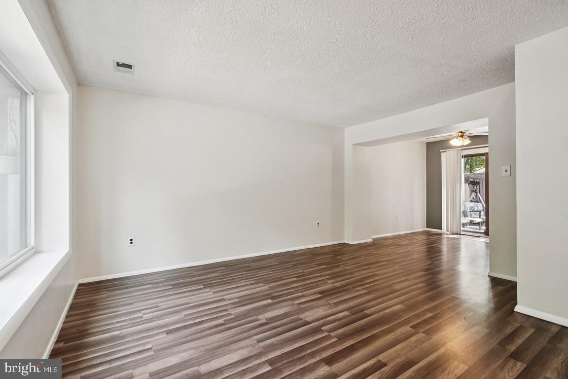 31 SYCAMORE COURT