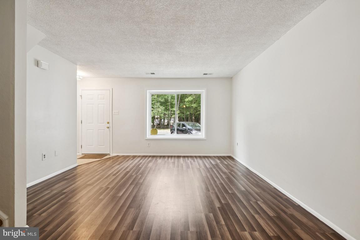 31 SYCAMORE COURT
