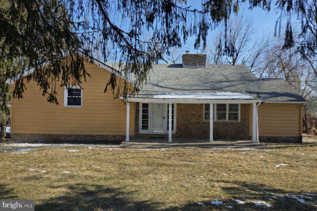 Photo of 3625 Crooked Hill Road, HARRISBURG, PA 17110 (MLS # PADA2057040)