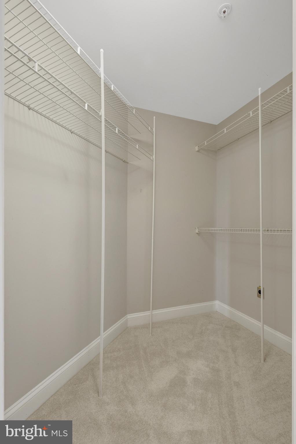 STRATFORD HOUSE - Residential