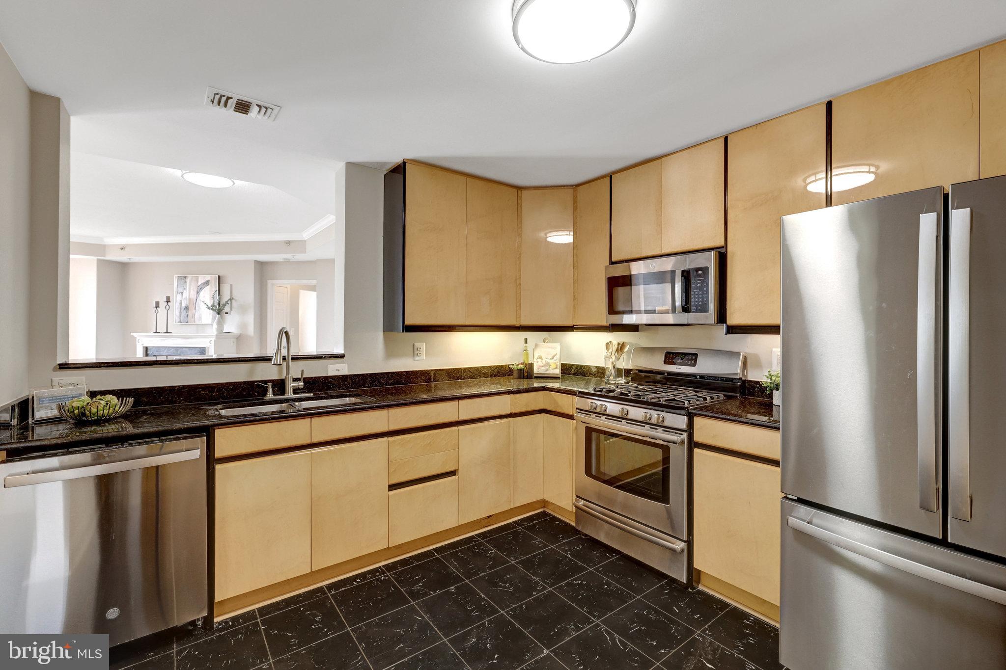 STRATFORD HOUSE - Residential