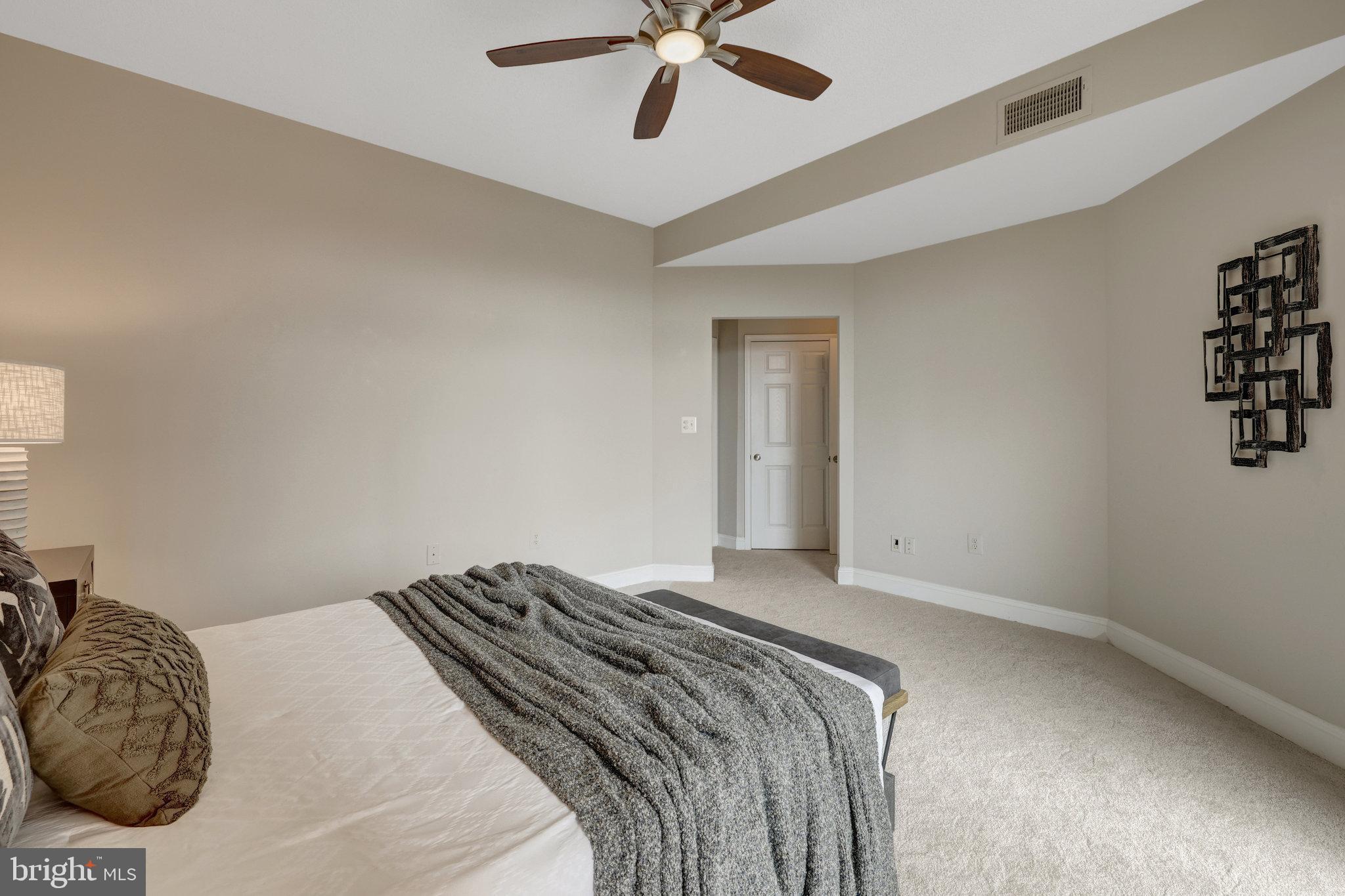 STRATFORD HOUSE - Residential