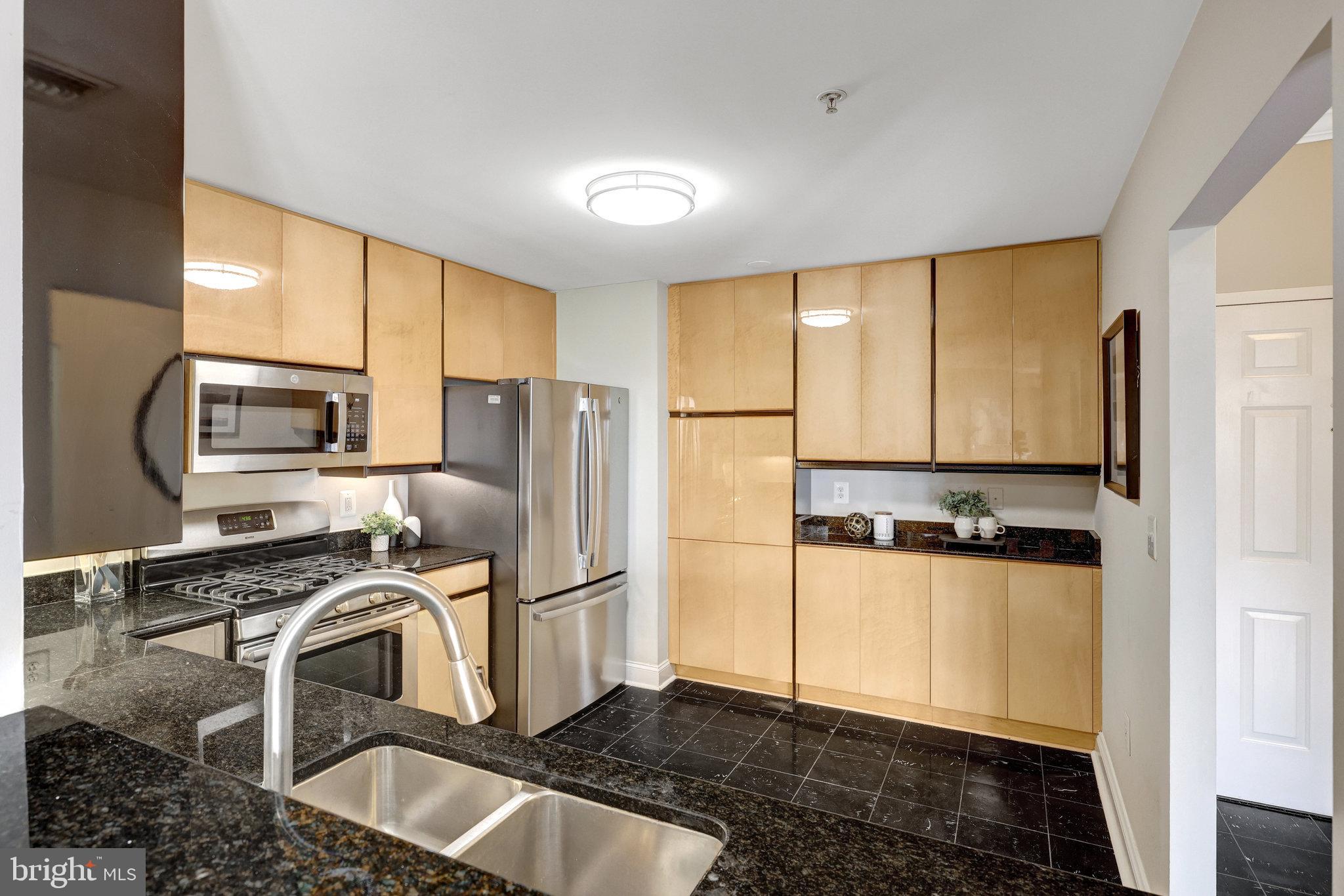 STRATFORD HOUSE - Residential