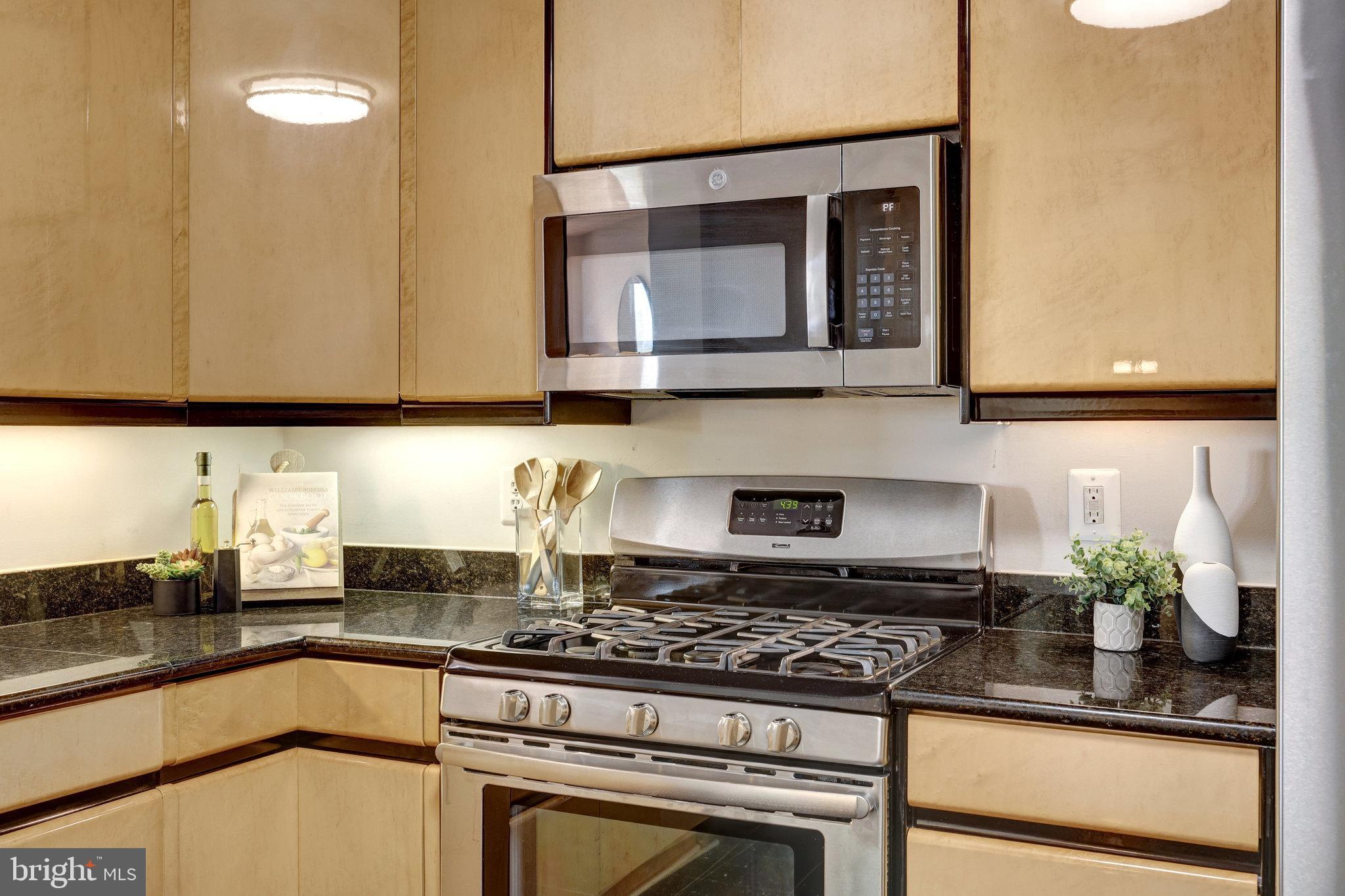 STRATFORD HOUSE - Residential