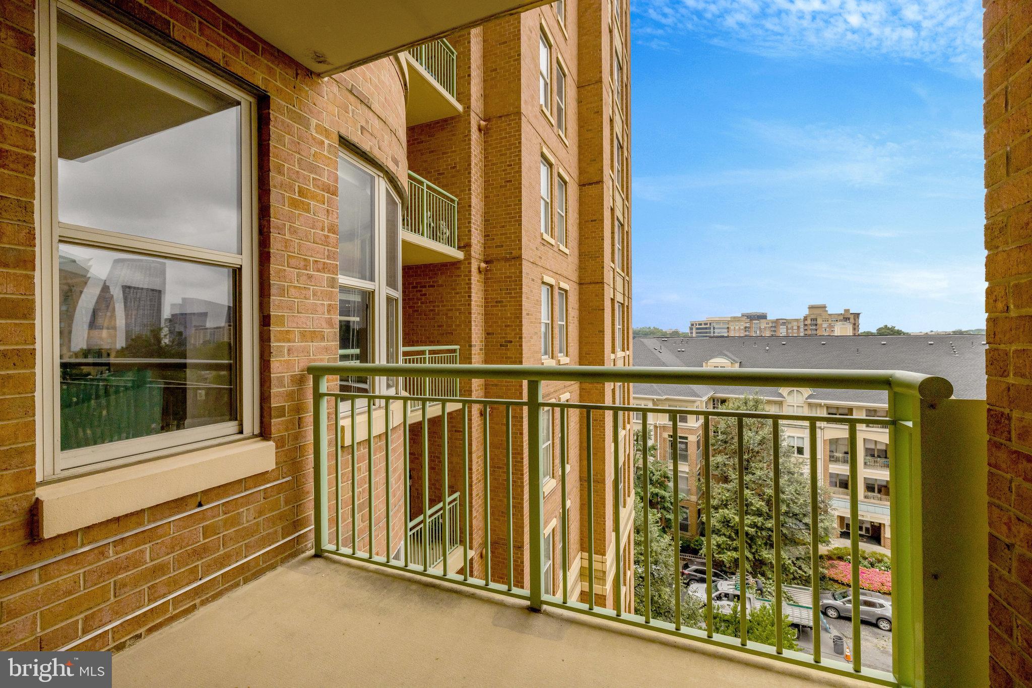 STRATFORD HOUSE - Residential