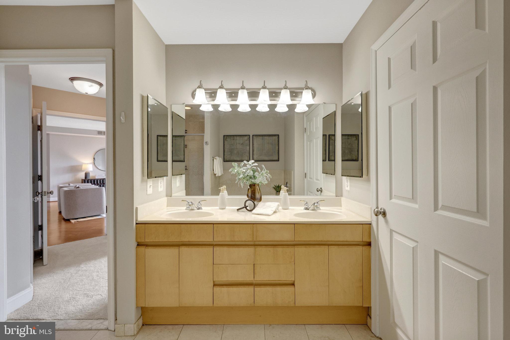 STRATFORD HOUSE - Residential