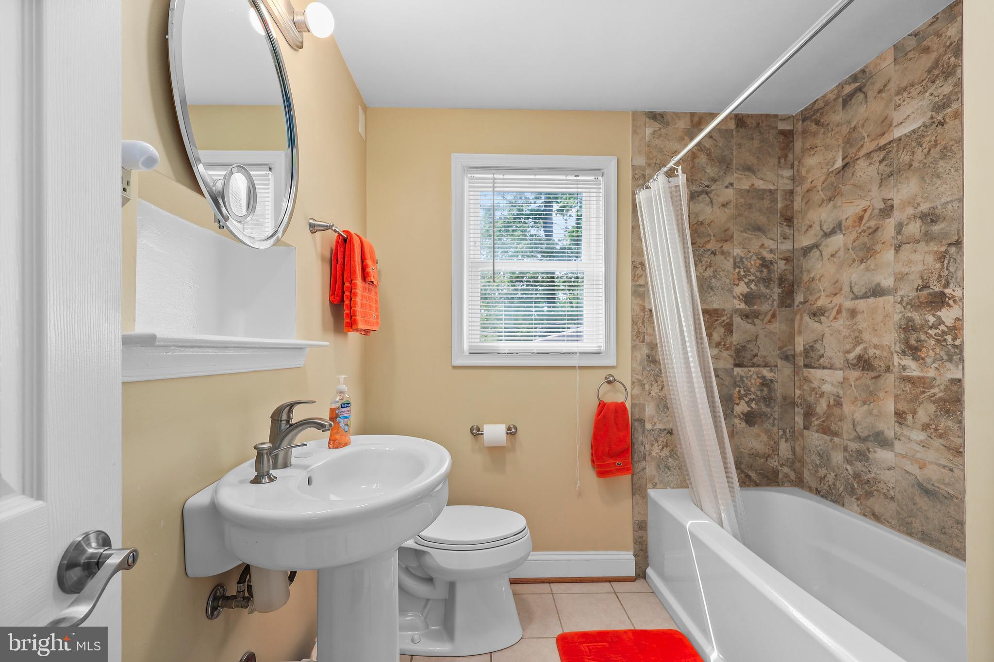 FALLS HILL - Residential