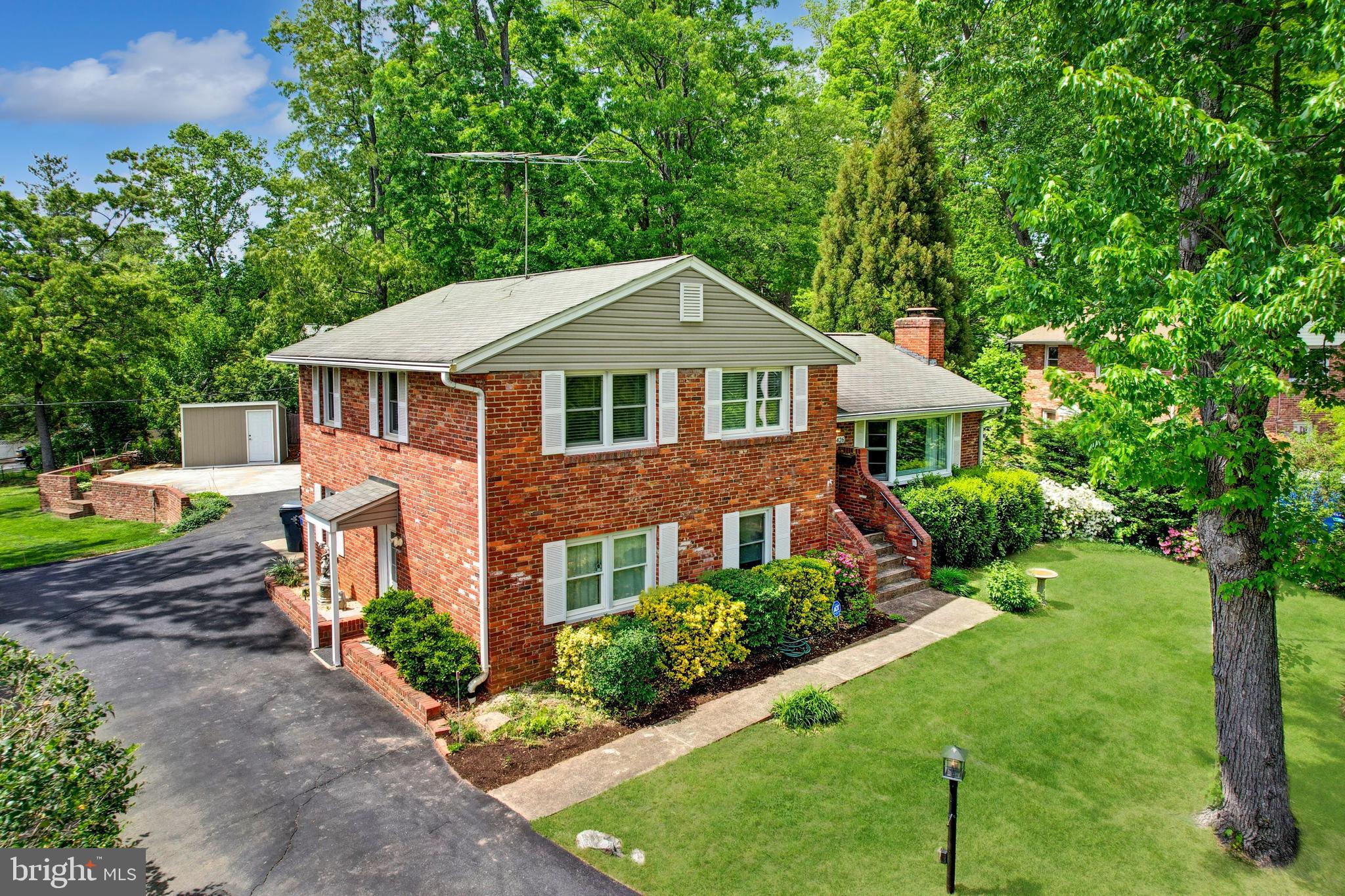 FALLS HILL - Residential