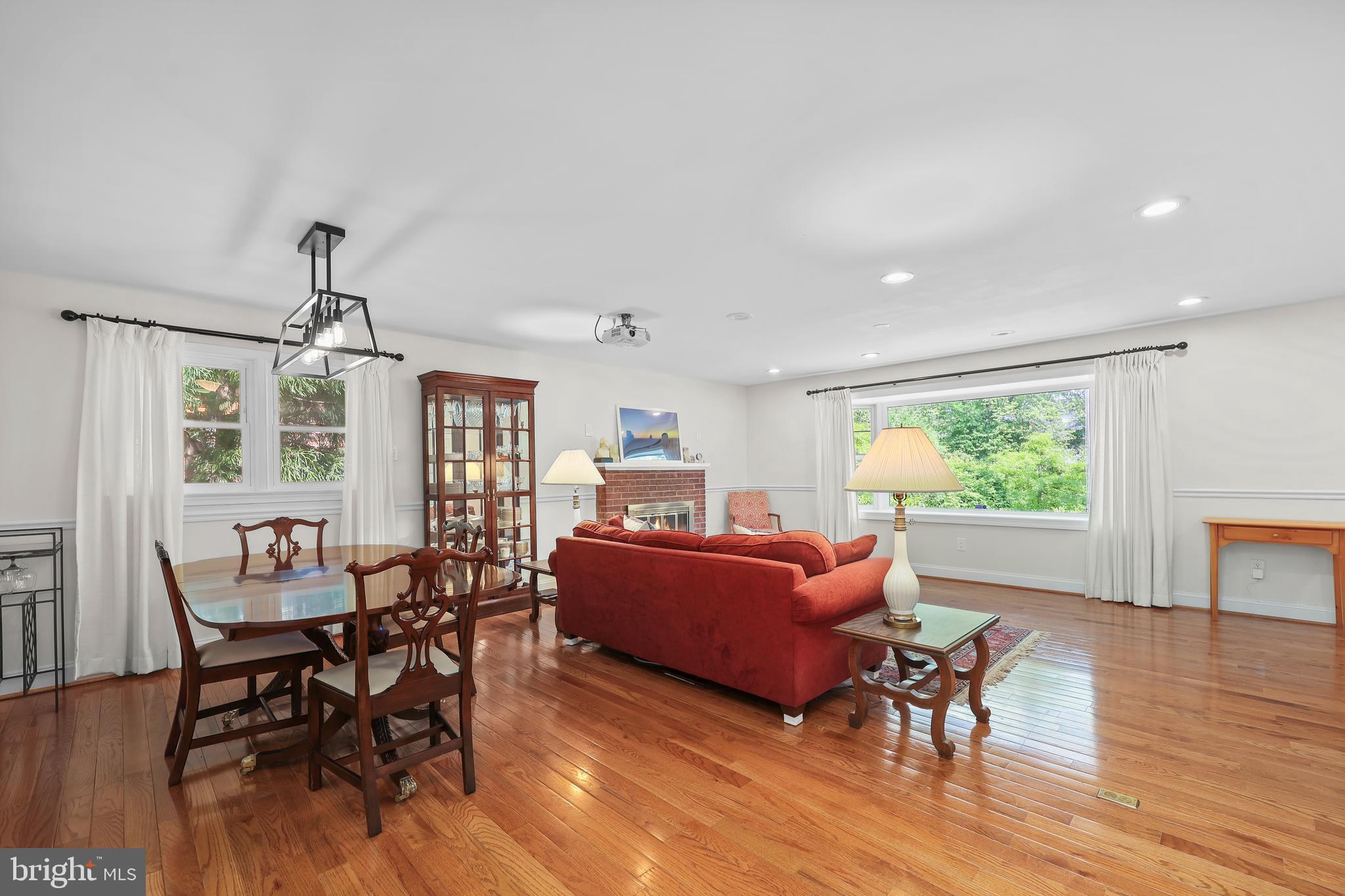 FALLS HILL - Residential