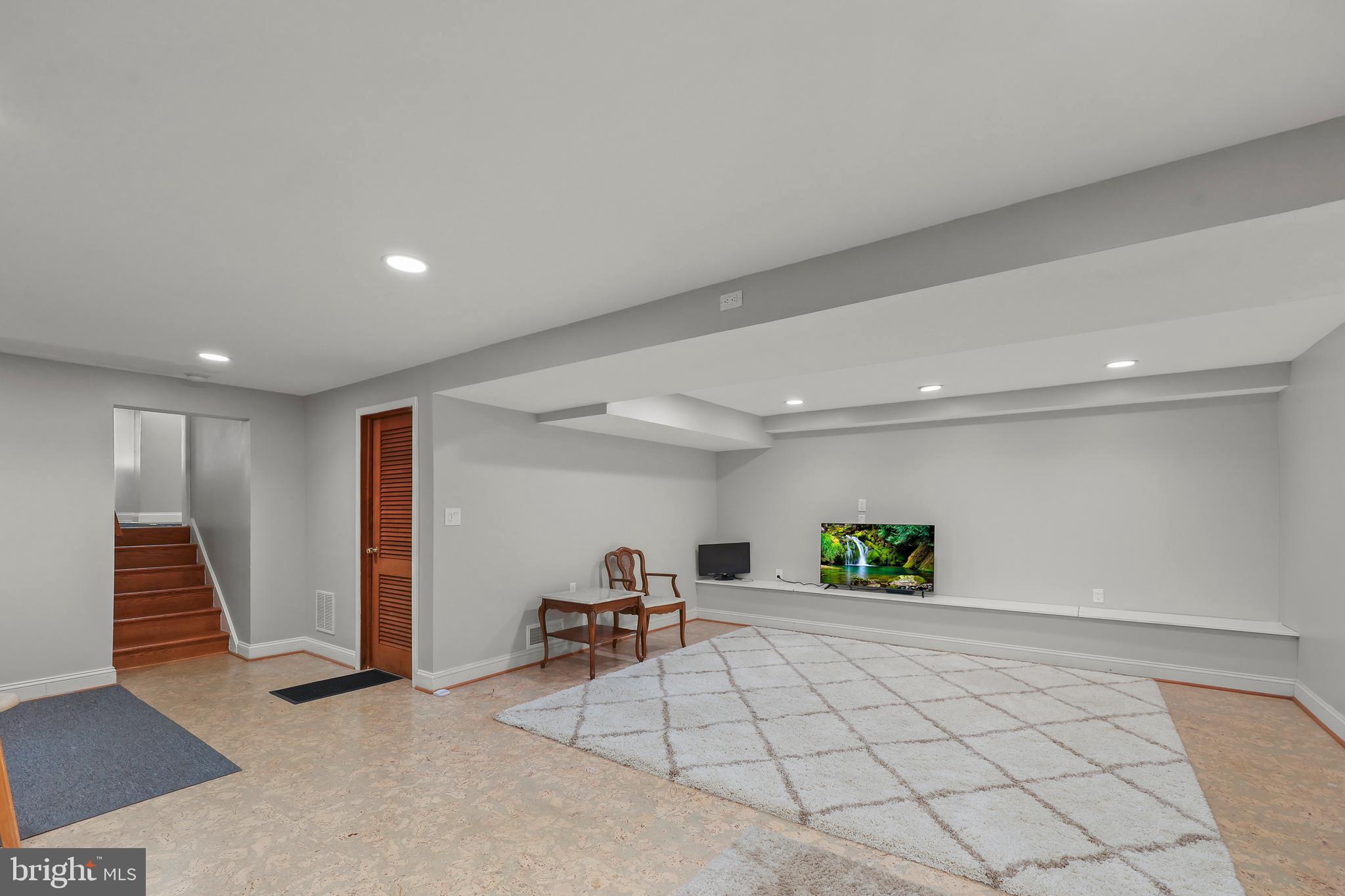 FALLS HILL - Residential