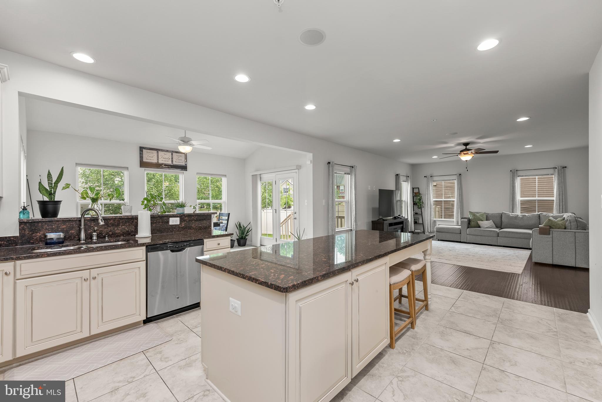 CREEKSIDE VILLAGE - Residential