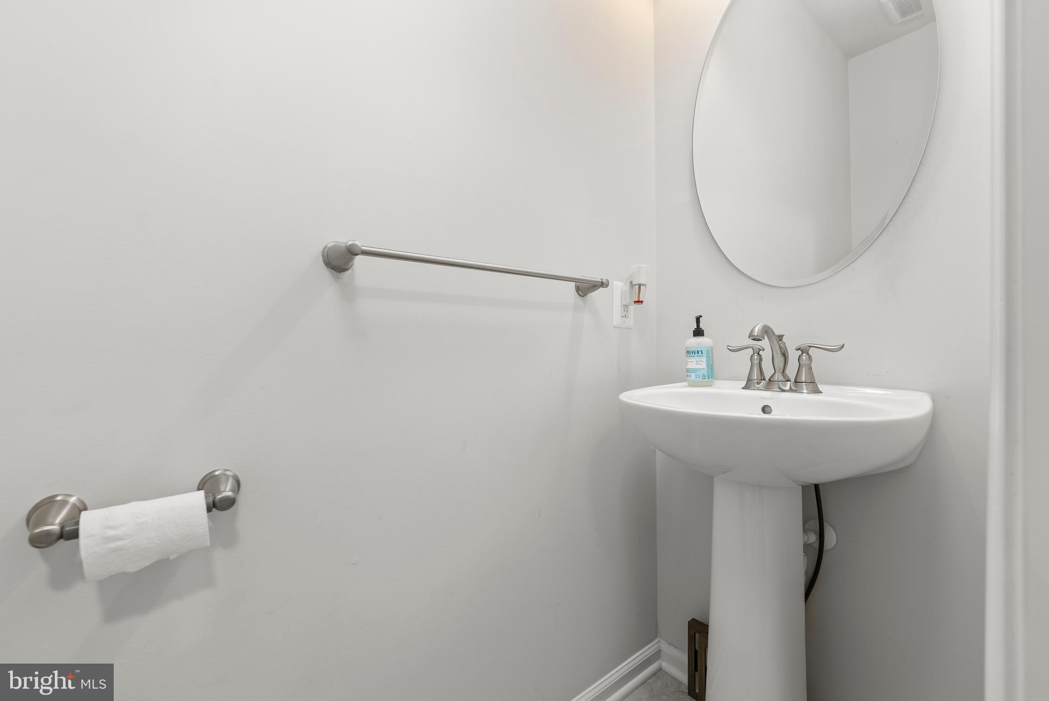 CREEKSIDE VILLAGE - Residential