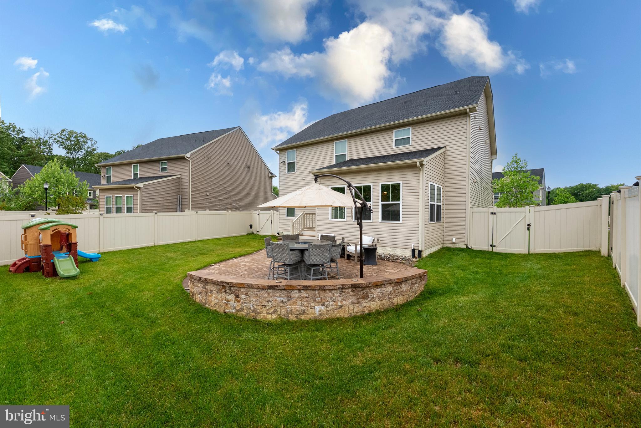 CREEKSIDE VILLAGE - Residential