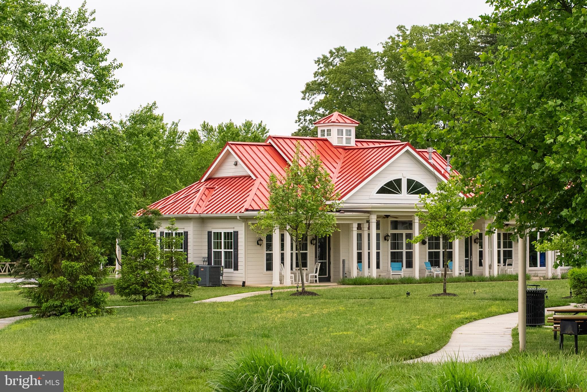 CREEKSIDE VILLAGE - Residential