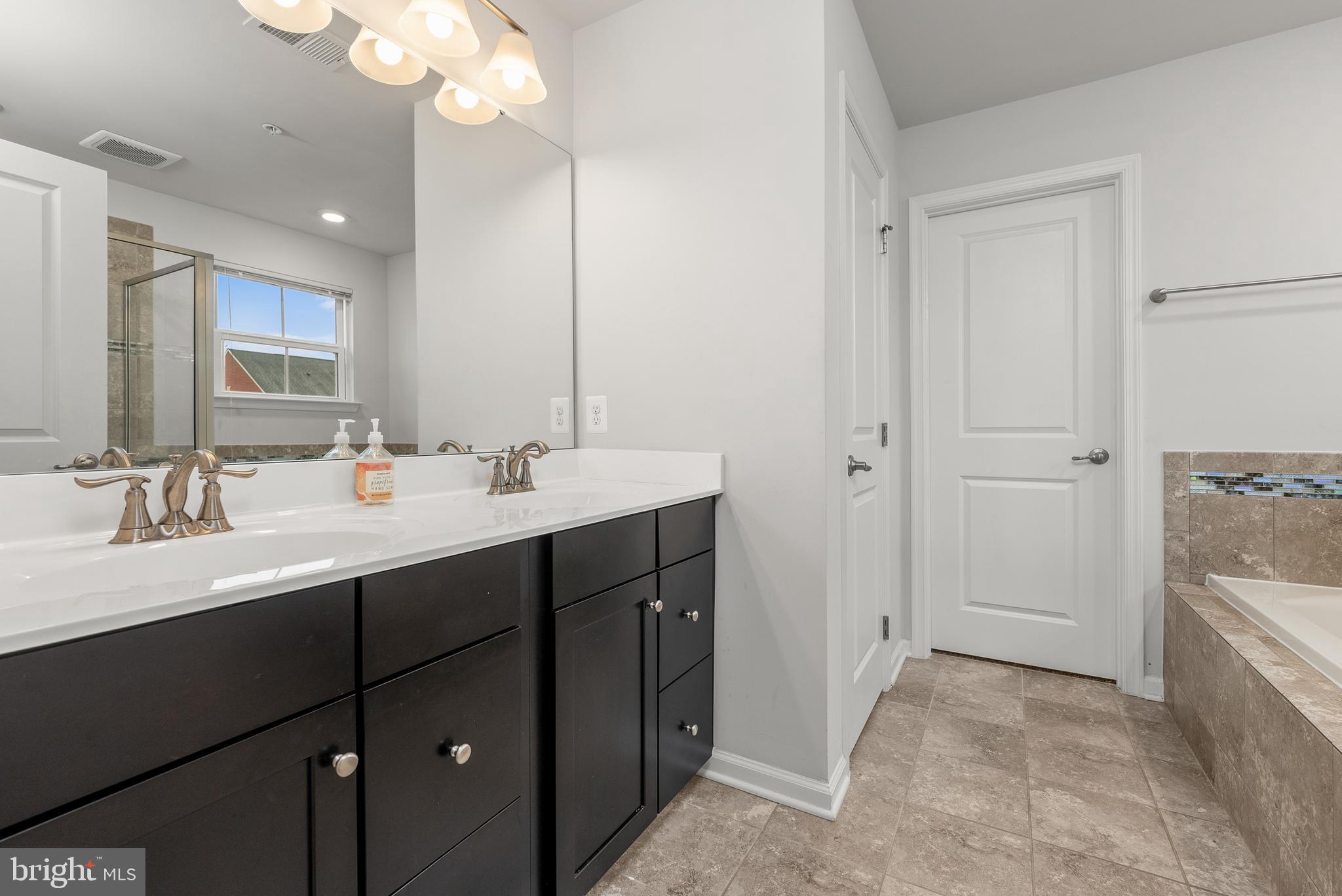 CREEKSIDE VILLAGE - Residential