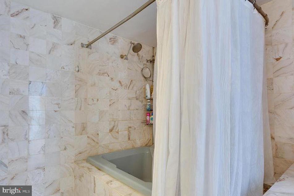 WATERS EDGE - Residential