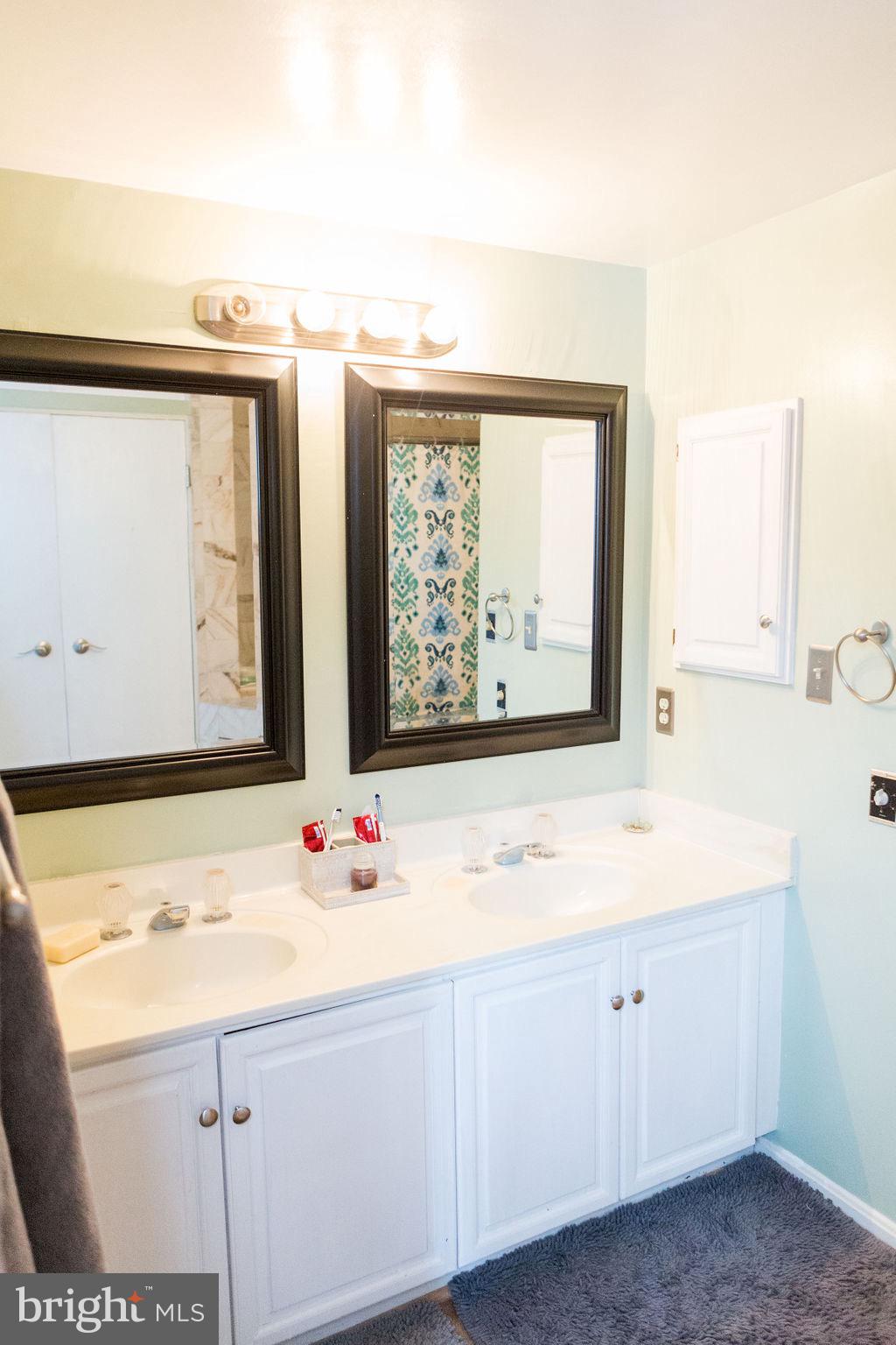 WATERS EDGE - Residential