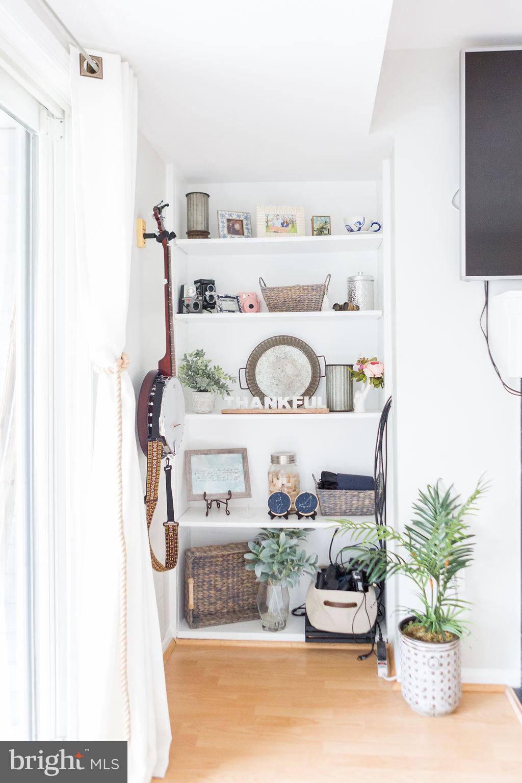 WATERS EDGE - Residential