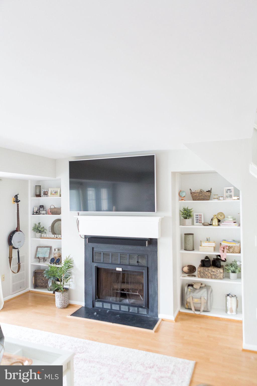 WATERS EDGE - Residential