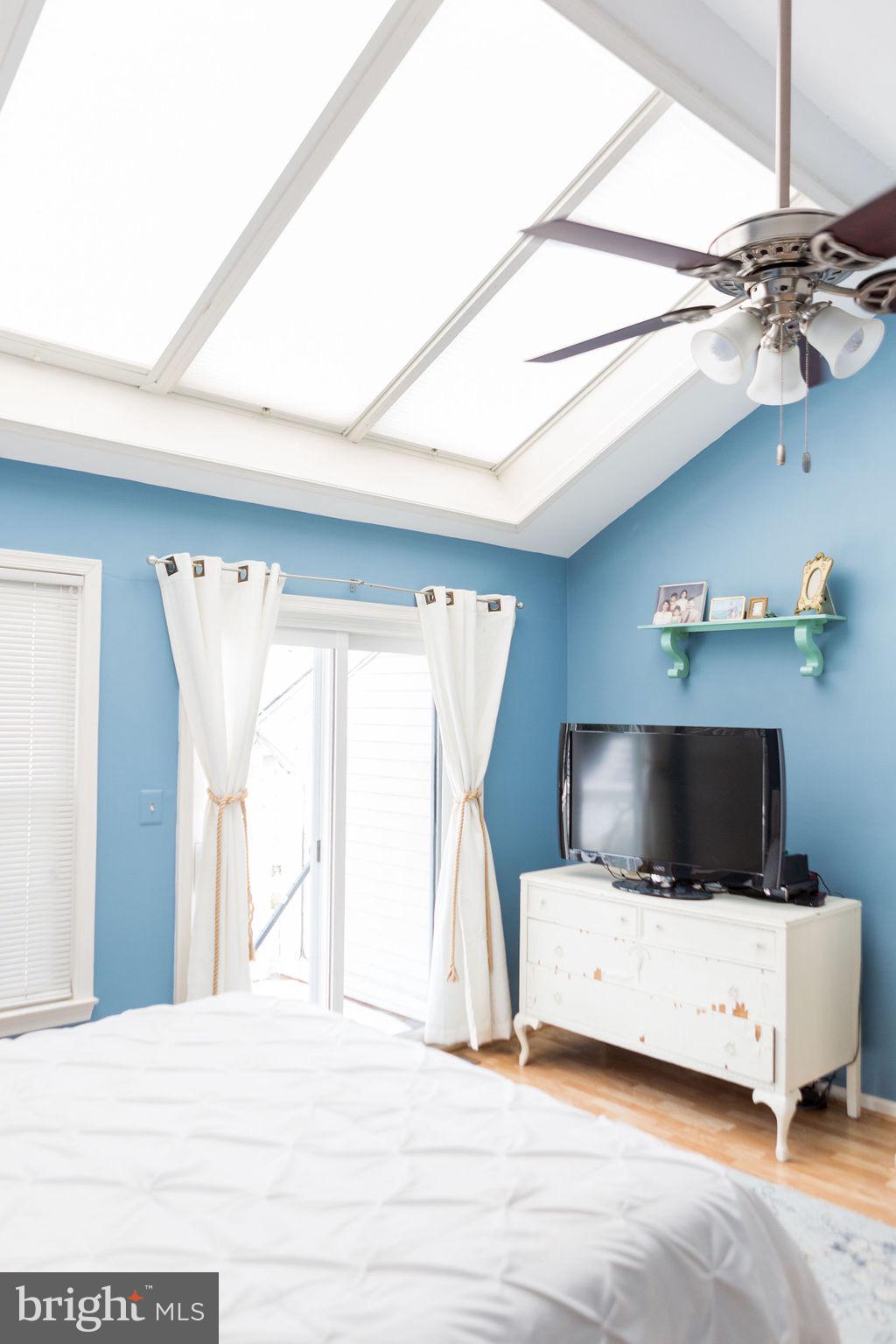 WATERS EDGE - Residential