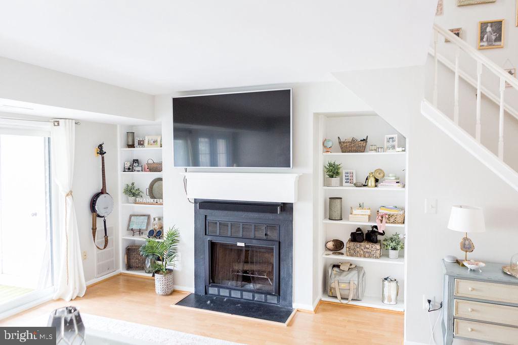 WATERS EDGE - Residential