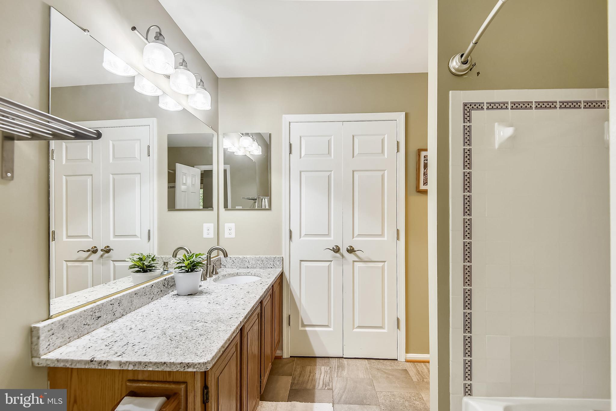 RESTON - Residential Lease