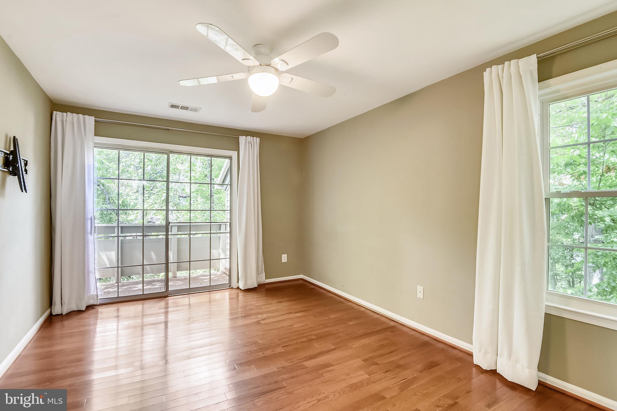 RESTON - Residential Lease