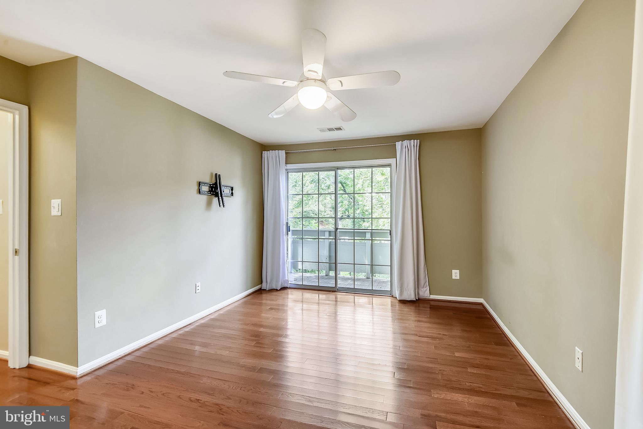 RESTON - Residential Lease