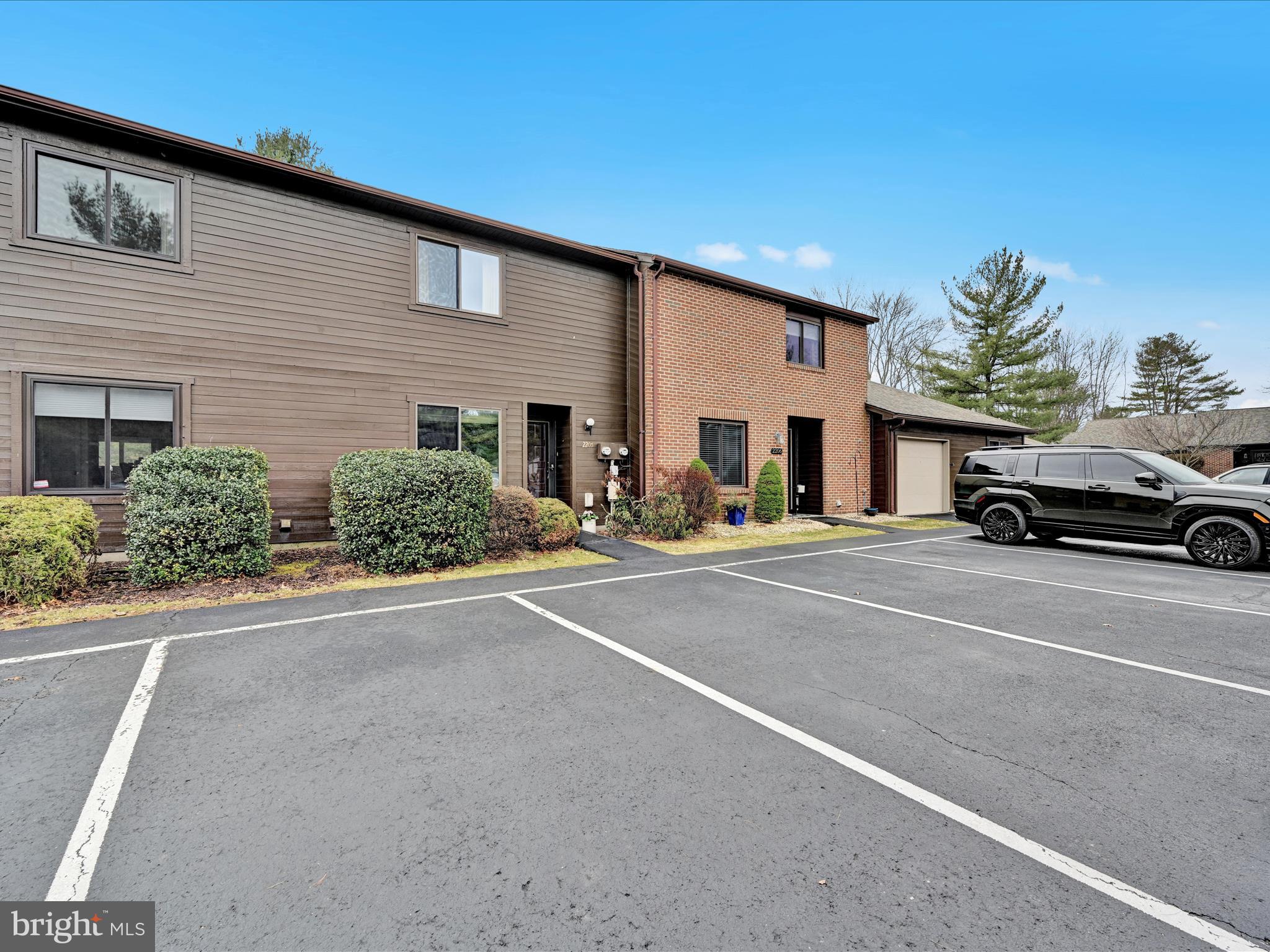 PINEBROOK - Residential