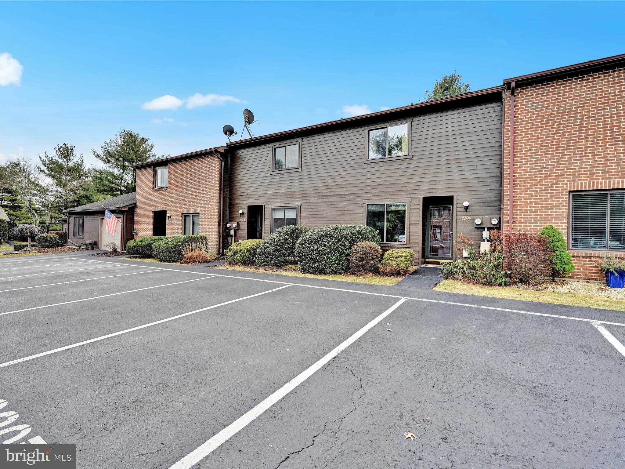 PINEBROOK - Residential