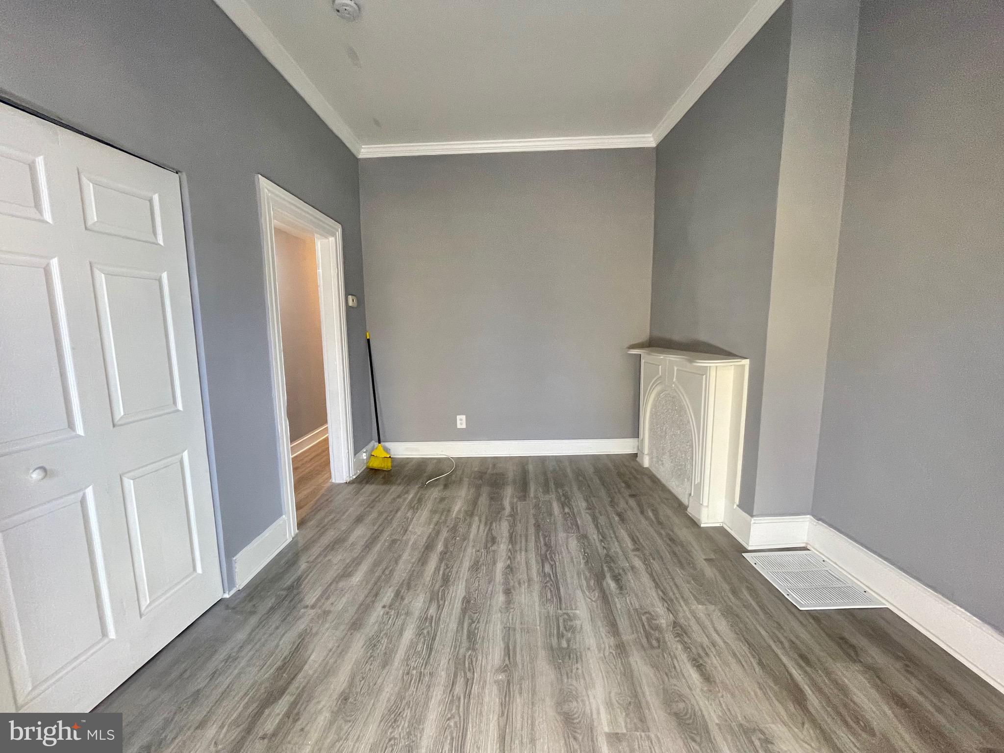 UNION SQUARE - Residential Lease