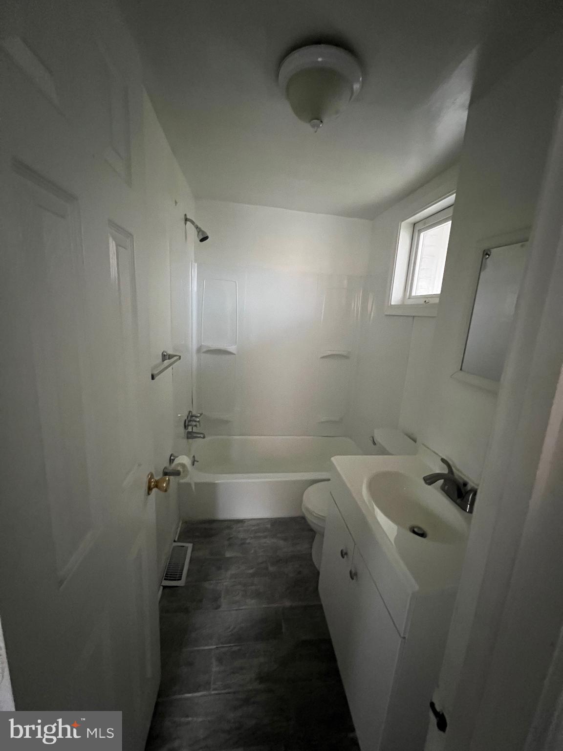 UNION SQUARE - Residential Lease