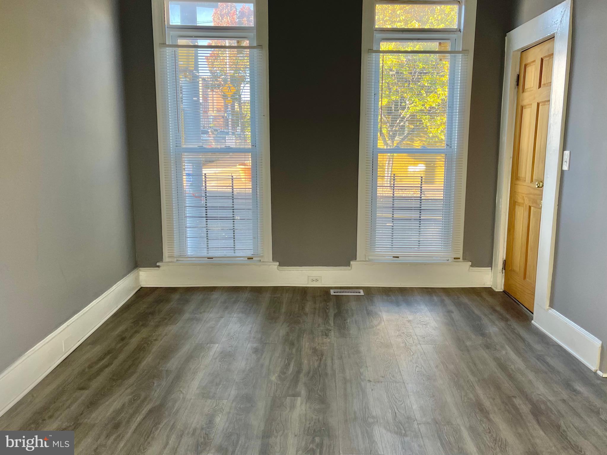 UNION SQUARE - Residential Lease