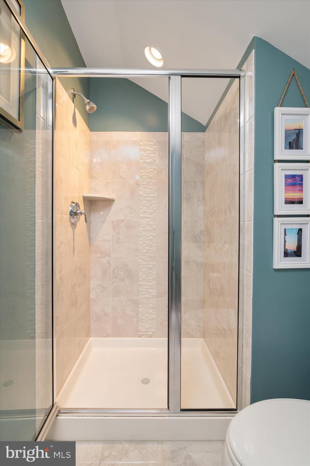 VILLAGE GREENS - Residential