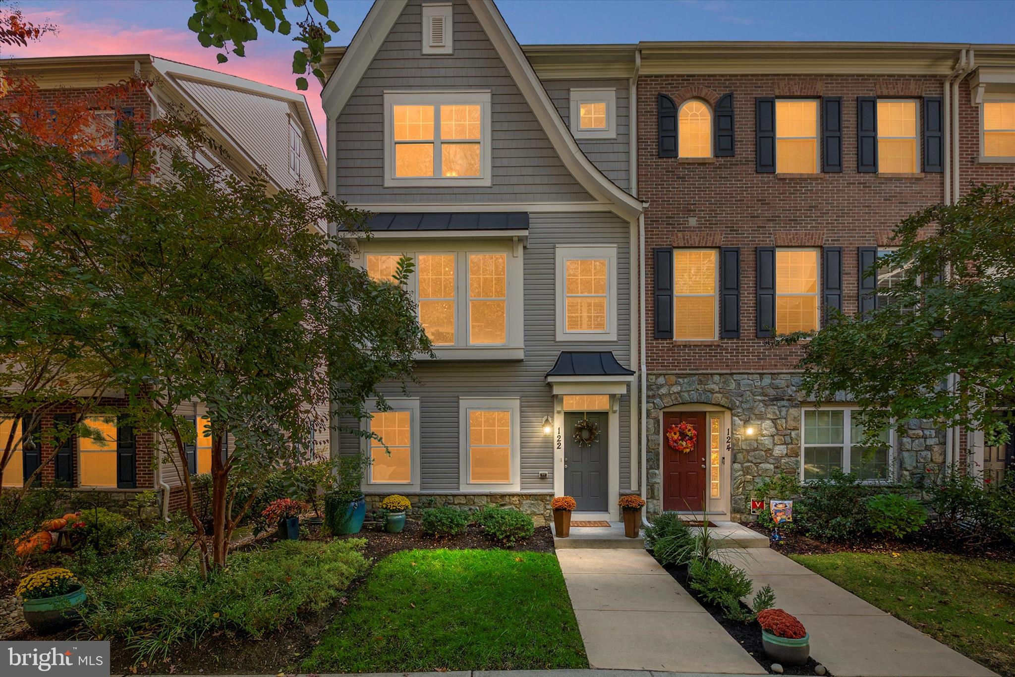 VILLAGE GREENS - Residential