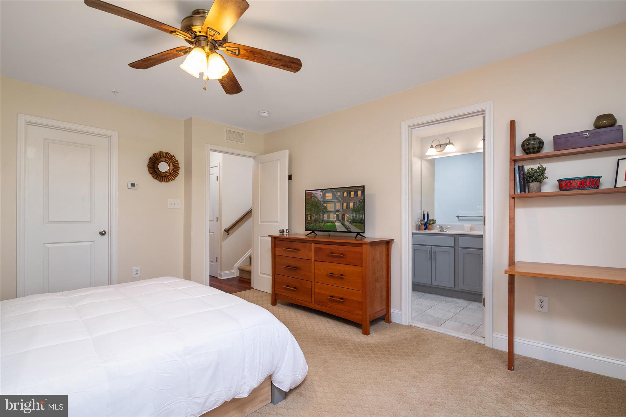 VILLAGE GREENS - Residential