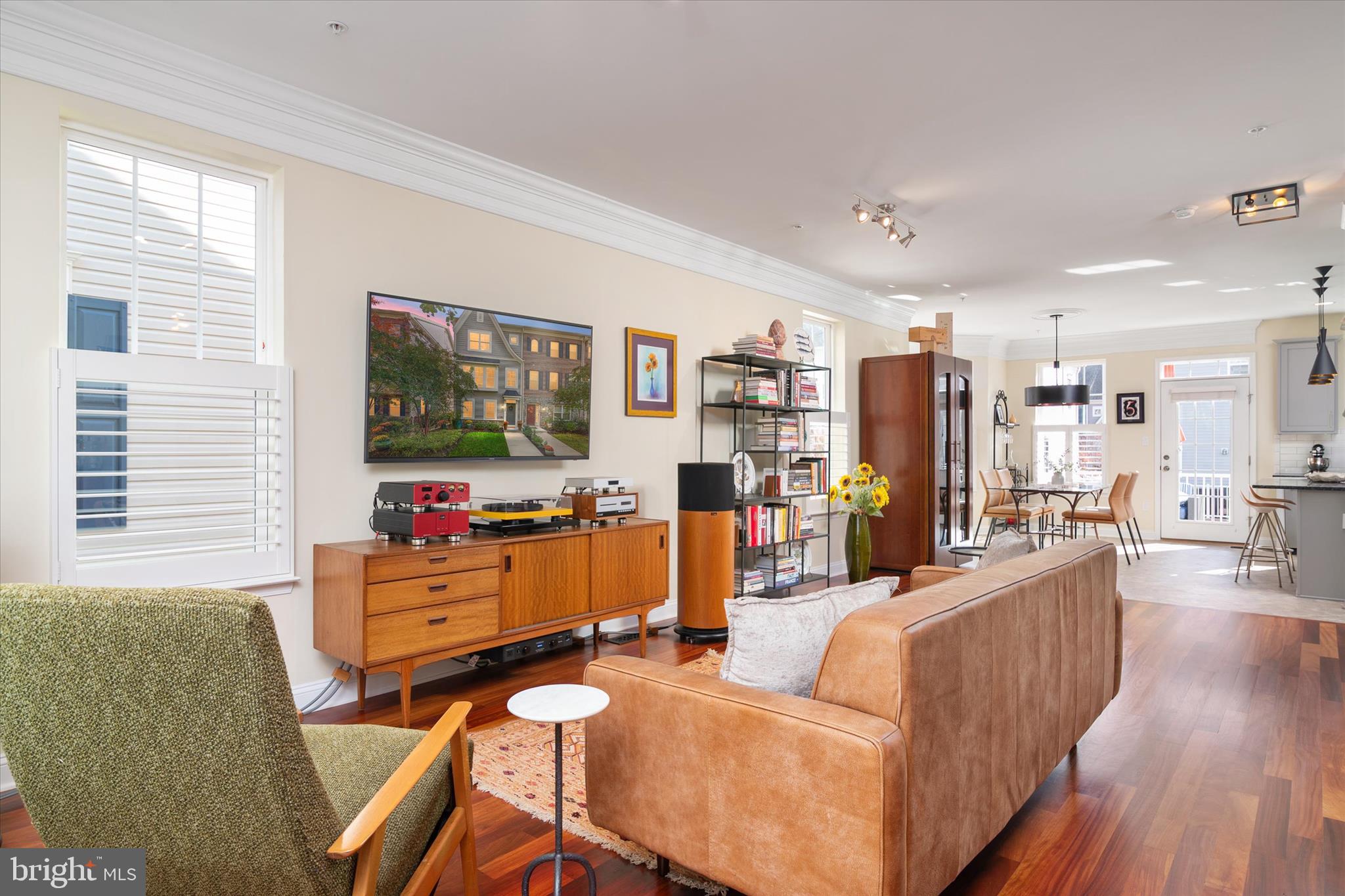 VILLAGE GREENS - Residential