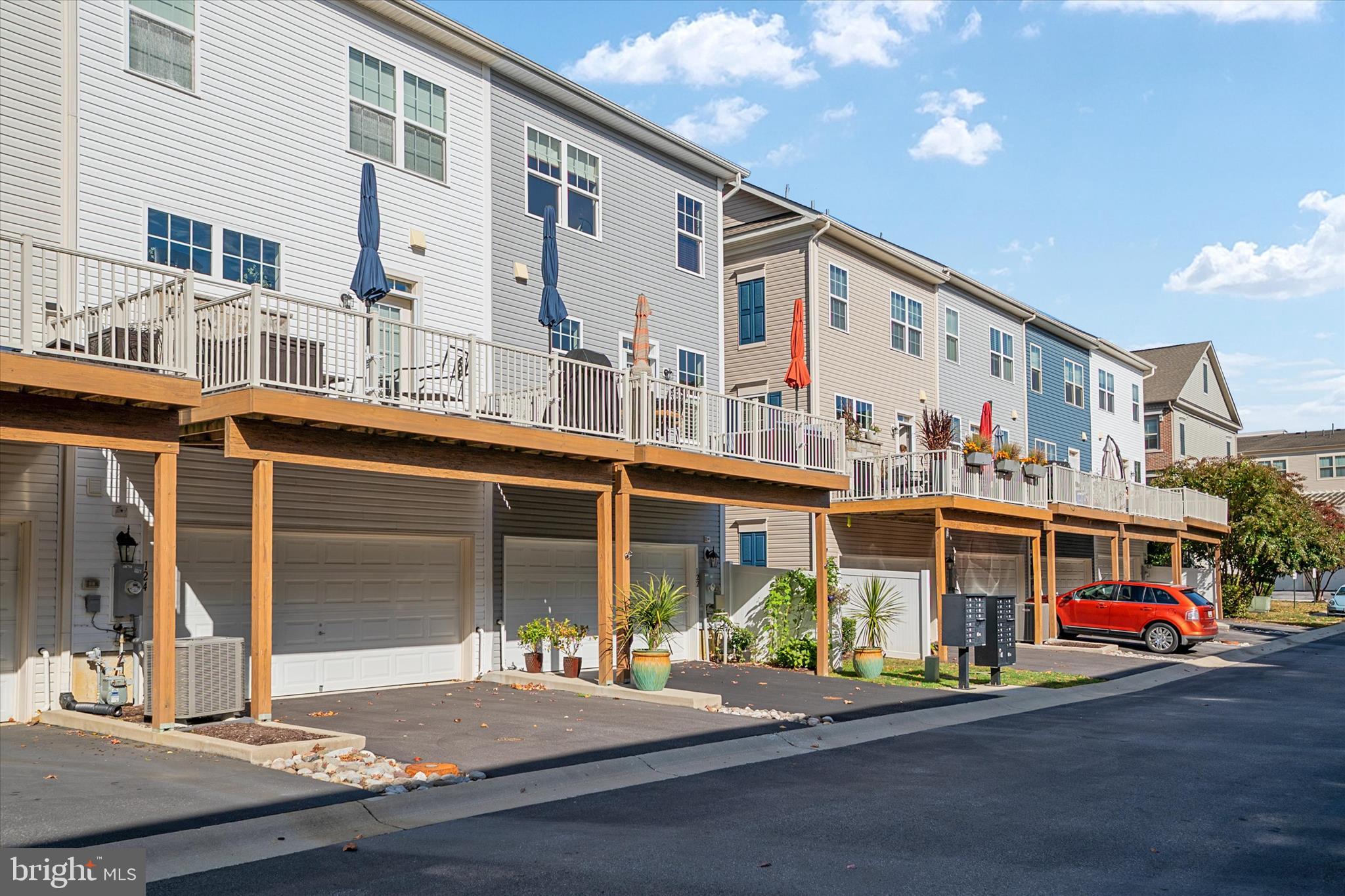 VILLAGE GREENS - Residential