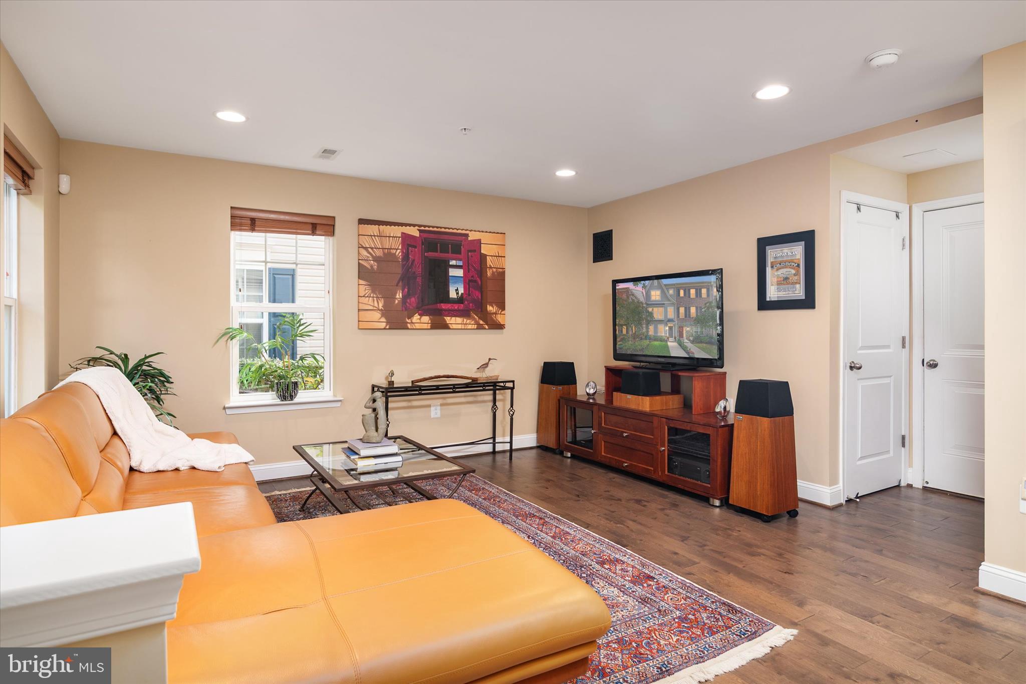 VILLAGE GREENS - Residential