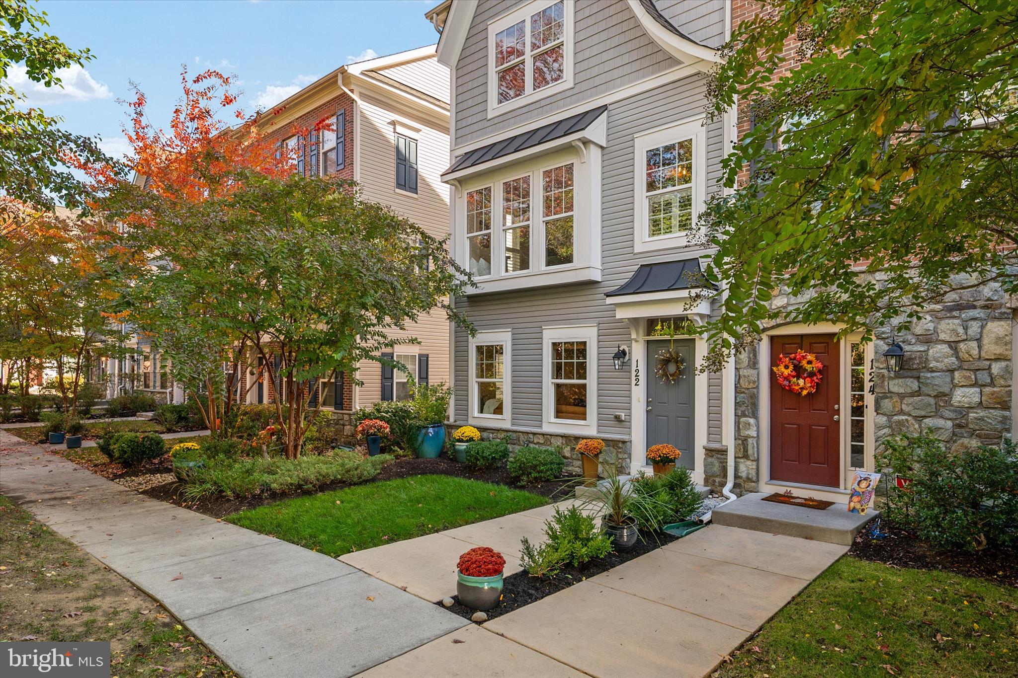 VILLAGE GREENS - Residential