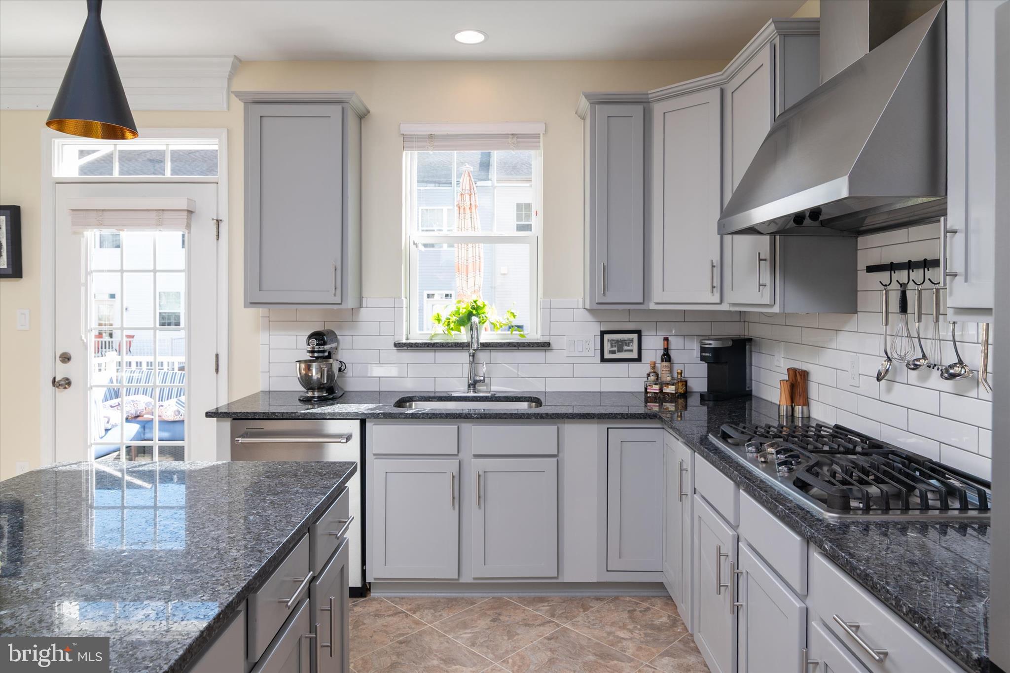 VILLAGE GREENS - Residential