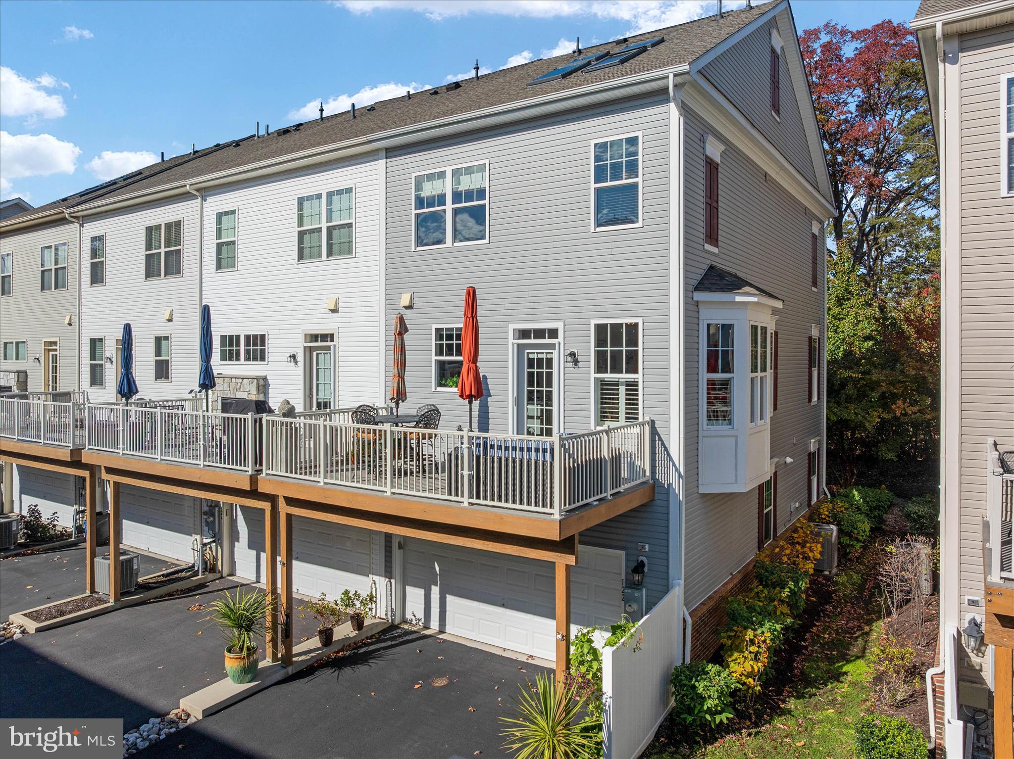 VILLAGE GREENS - Residential